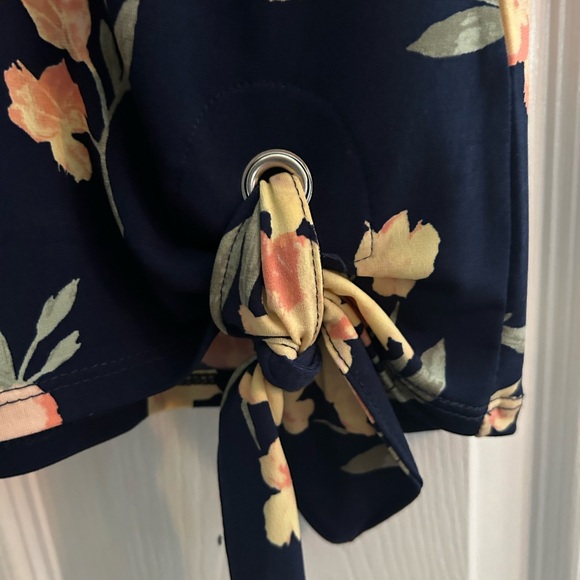 FLOATING IRIS ALL OVER
ESTELLA SIDE TIE
TOP SS KNIT PATTERN
MIDNIGHT SIZE 2 BNWT - Picture 3 of 6